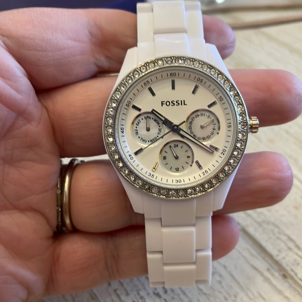 Fossil White Womens Watch Crystal Bezel Excellent Condition